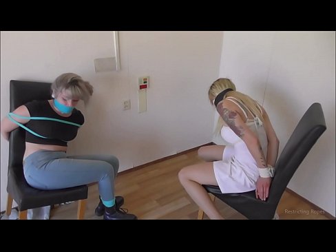 ❤️ Ferslave / fêstbûn en gagged / famke yn need Fuckfideo op fy.pornobot.ru ☑